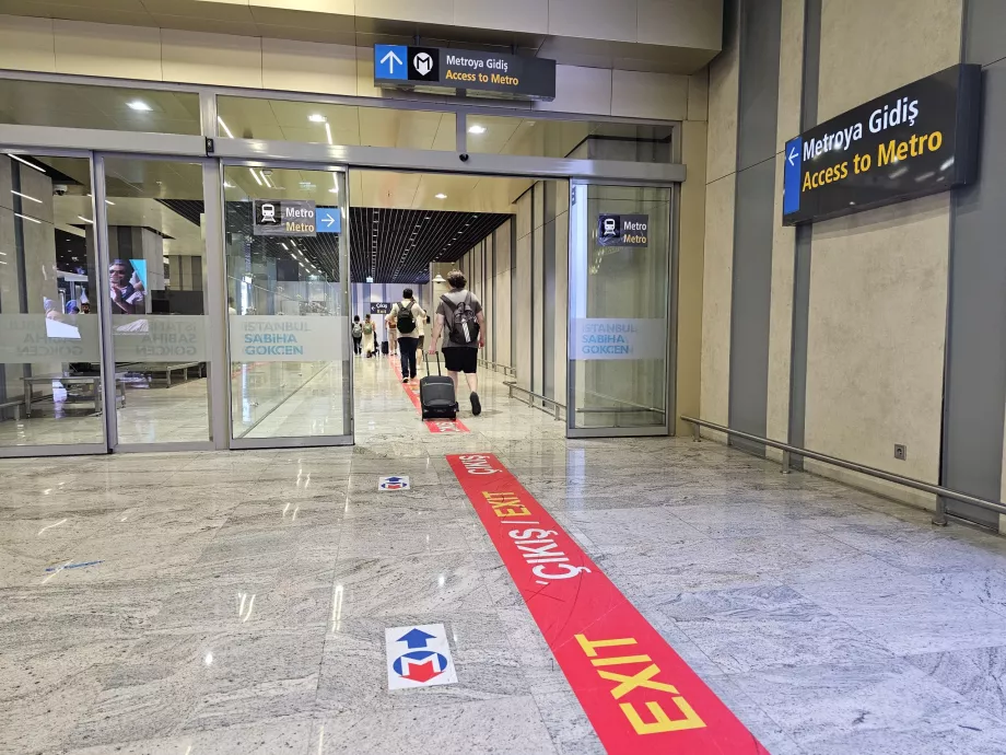 Entrada a la estación de metro