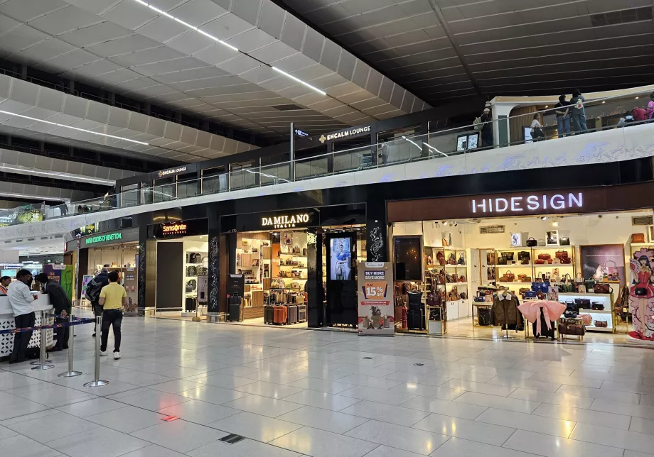 Tiendas, tránsito, terminal 3