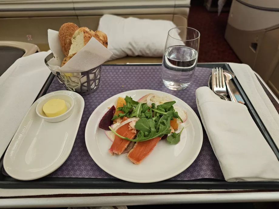 Primer plato, vuelo MEL-BOM