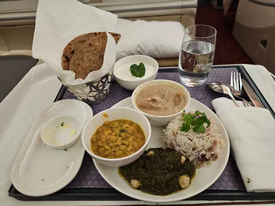 Plato principal, vuelo MEL-BOM