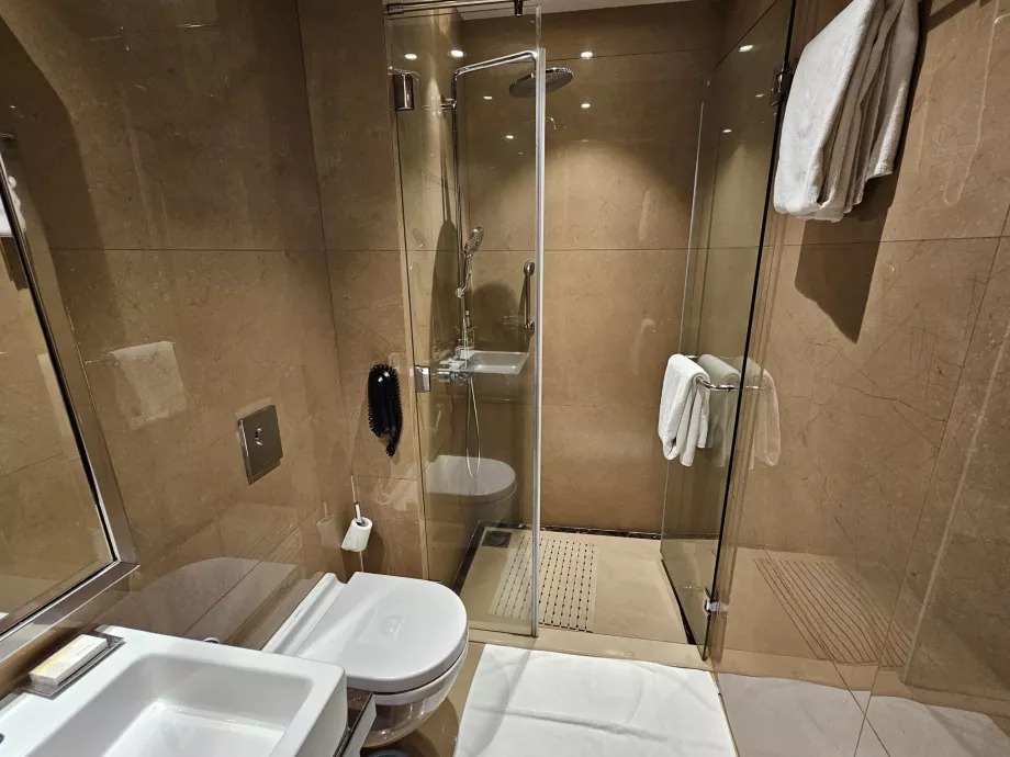 Hotel Niranta Transit