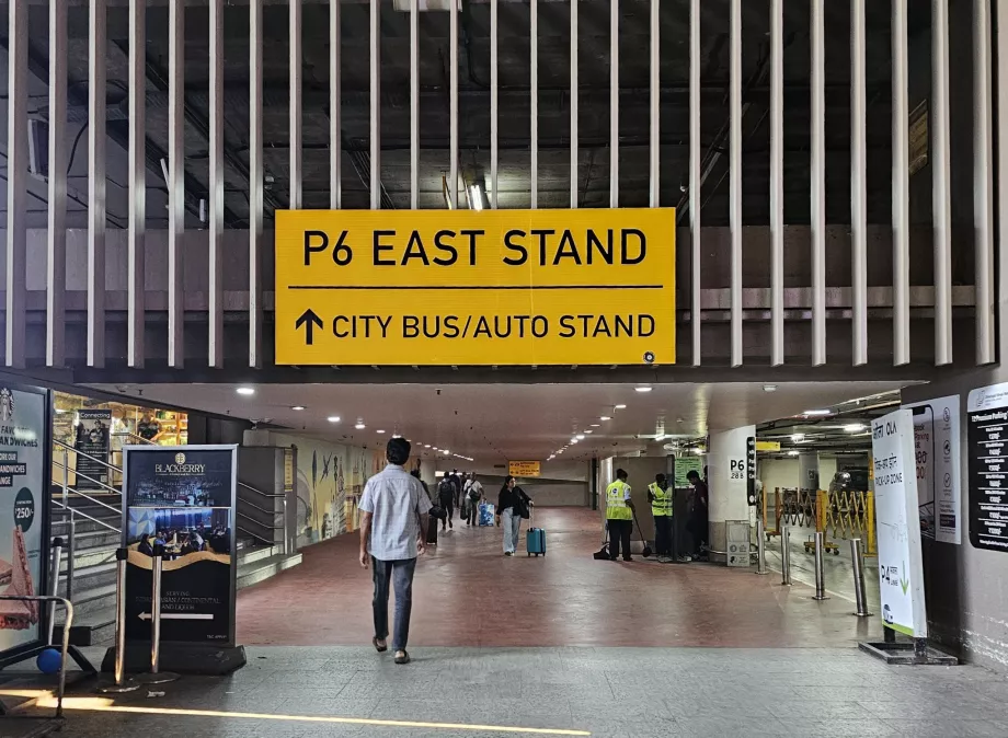 Dirección de rickshaws y autobuses urbanos, Terminal 2