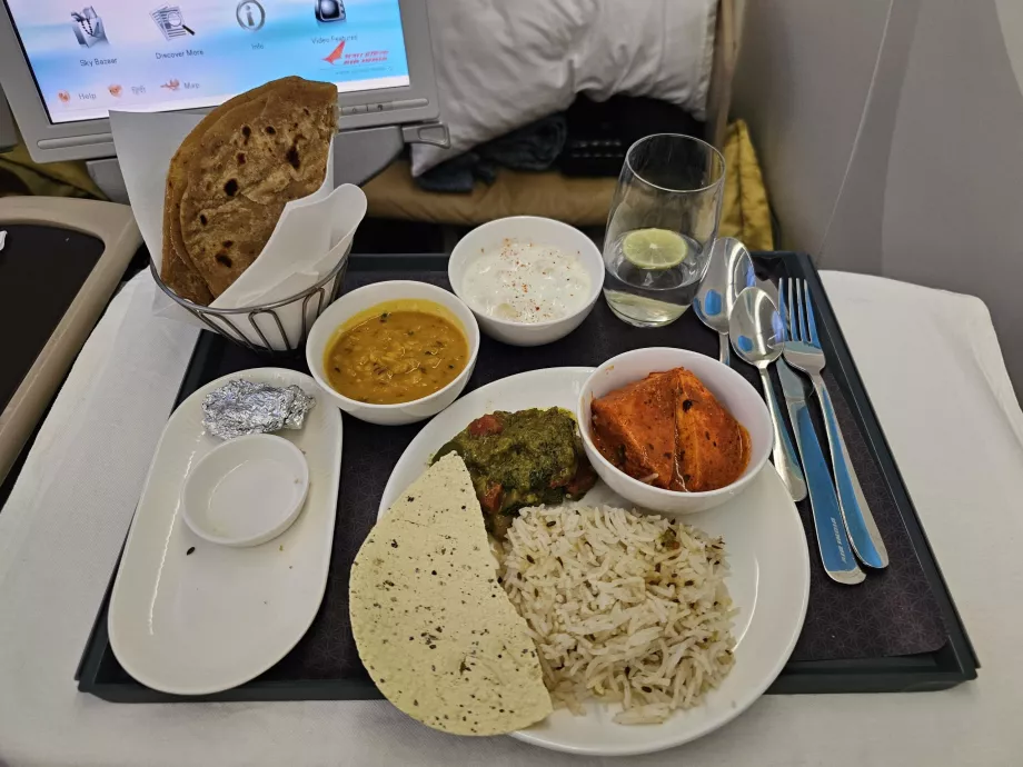 Plato principal (anjeer pasanda), vuelo DEL-MXP