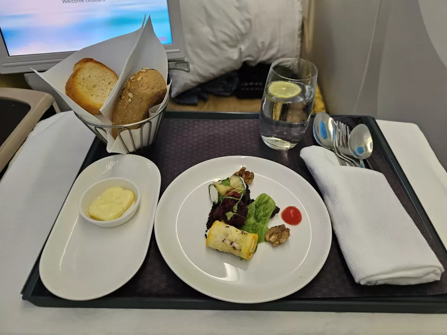 Pequeño servicio, vuelo DEL-MXP