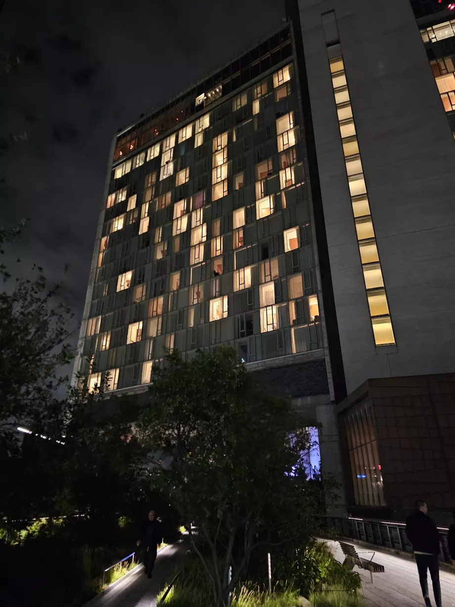 La High Line pasa justo por debajo del hotel