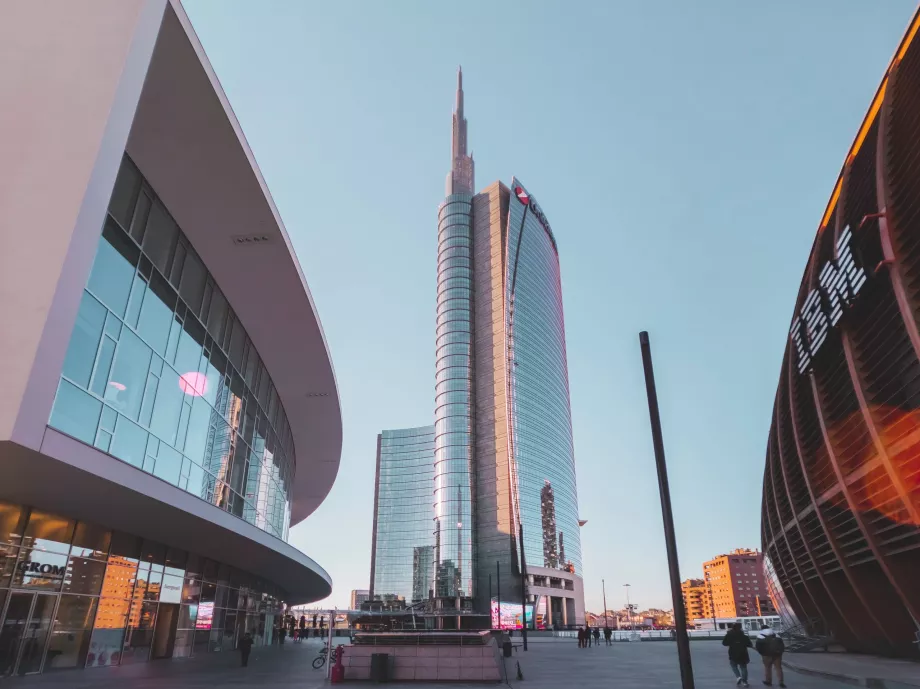 Plaza Gae Aulenti