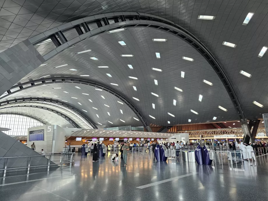 Hall de salidas, parte pública