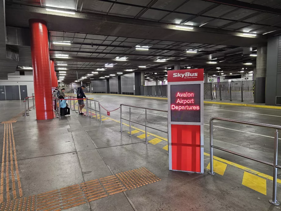 Parada de autobús en la estación de Southern Cross