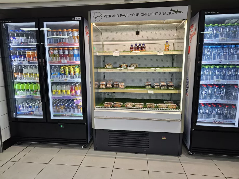 Cafetería en la sala de tránsito de salidas