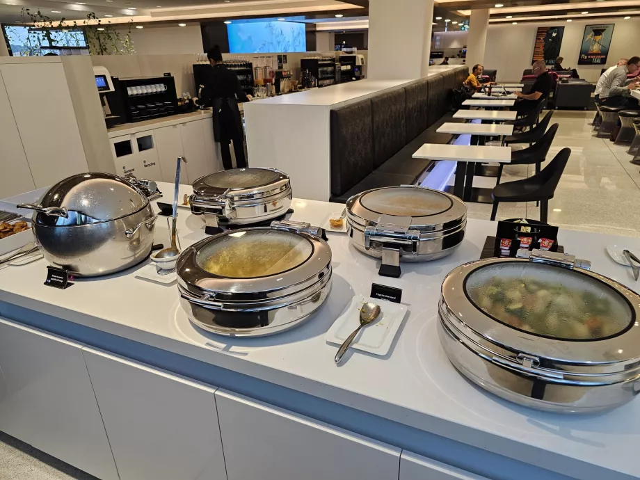 ANZ Lounge, comida caliente
